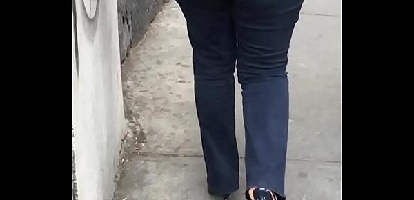  nalgona grabada en la calle